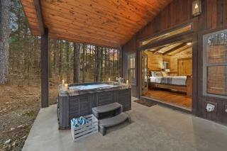 NEW Prime Cabin Chateau Hot Tub-Firepit-Sleeps 6 - Broken Bow - 7