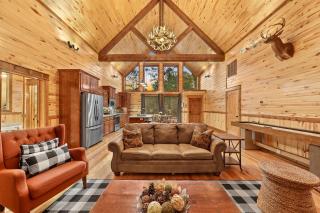 NEW Prime Cabin Chateau Hot Tub-Firepit-Sleeps 6 - 5