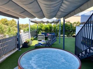 My Adriatic Suite with private garden, jacuzzi and garage - Šibenik - 9
