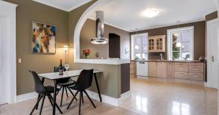 Spacious House With Room For Relaxation And Play - 1