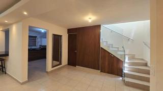Modern and Centrally Located House - Monterrey - 2