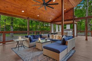 NEW Creekside Cabin with Spa Firepit & Games - Broken Bow - 8