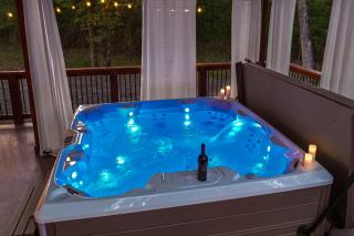 NEW Creekside Cabin with Spa Firepit & Games - Broken Bow - 6
