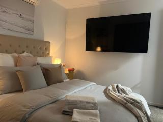 Guest Suite with Private Entry- 6 mins to Airport - Melbourne - 6