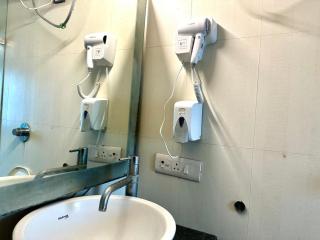 Hotel Grand Arcasia Saket- Near PVR Anupam - 2