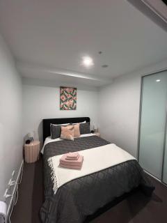 2BR-2BR-1Car-CBD-Pool-Shopping - Canberra - 5