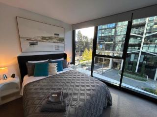2BR-2BR-1Car-CBD-Pool-Shopping - Canberra - 6