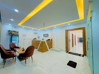 The Lavish Hotel - Pīrthala - 0