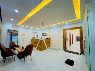 The Lavish Hotel - Pīrthala - 9