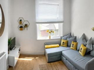 Trinity Bee - Ventnor - 9