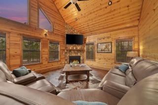 NEW Prime Cabin Hot Tub-Firepit-Safari Sleeps 8 - Broken Bow - 9