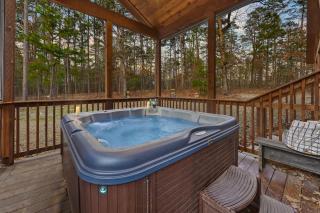 NEW Prime Cabin Hot Tub-Firepit-Safari Sleeps 8 - Broken Bow - 7