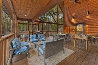 NEW Prime Cabin Hot Tub-Firepit-Safari Sleeps 8 - Broken Bow - 2