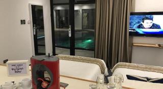 White Breeze Palawan Boutique Hotel - San Miguel - 4