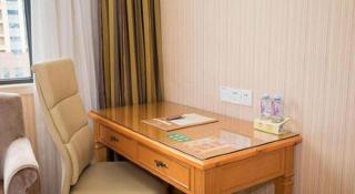 Vienna Hotel Shenzhen Bao'an Airport Taoyuanju Pingluanshan Metro Station - 1