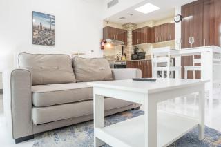 StayShort - Spacious Studio for 2 in Arabian Gate - 6