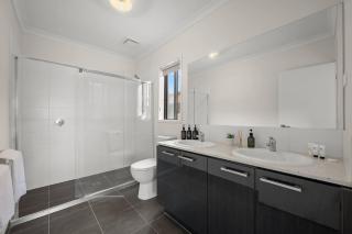 Cornerstone Estate - Werribee Family Home Beauty - Werribee - 2