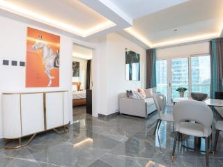 Cozy and Uniquely Furnished One Bedroom Dubai Marina - 9