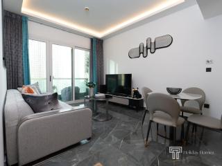 Cozy and Uniquely Furnished One Bedroom Dubai Marina - 1