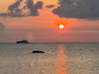 5BR SeaView Haven, Steps to Sand - 2