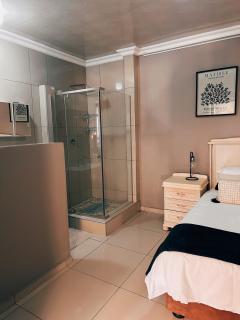 Lemon & Blue Guest House - Welkom - 9