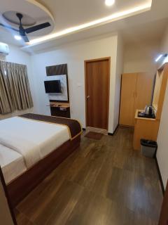 Green Palace Inn, T Nagar - Chennai - 4
