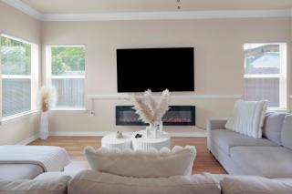 Spacious Home-Queen Suite-Game room-Movie room - Austin - 0