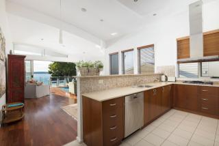 Breath Taking Waterfront - Corlette - 3