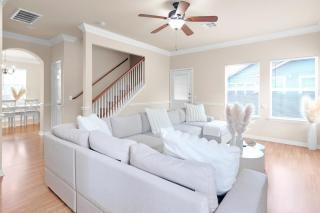 Spacious Home-Queen Suite-Game room-Movie room - Austin - 8