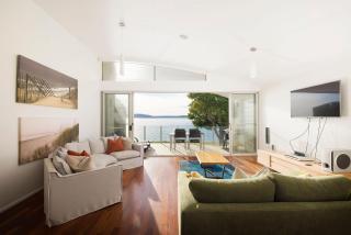 Breath Taking Waterfront - Corlette - 9