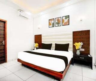 OASIS Hotel - Jāmb - 0