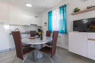 Sea & Stone Apartment No 3 in Starigrad - Starigrad - 9