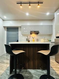 Traveler's Nest near Airport, Netflix, Stylish, Cozy with swimming pool - Lapu Lapu City - 5