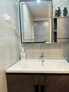 Traveler's Nest near Airport, Netflix, Stylish, Cozy with swimming pool - Lapu Lapu City - 3
