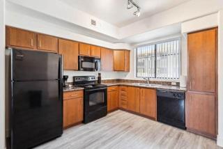 CozySuites Glendale - Westgate w pool 13 - 1