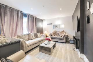 Comfy 3BR House l Near Shops & Transport l Parking - 9