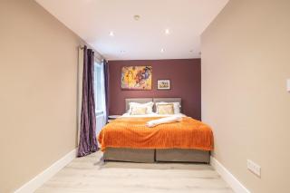 Comfy 3BR House l Near Shops & Transport l Parking - Tile Hill - 1