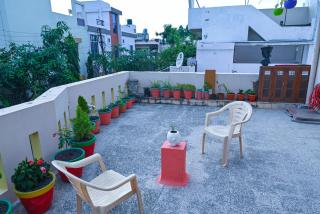 2 BR Homestay, Balcony, AC - Ujjain - 6