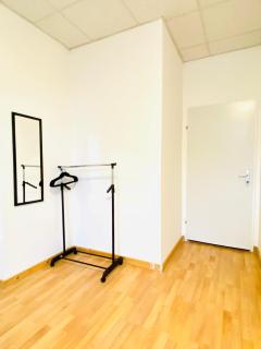 Elegant 3-Bedroom Retreat Convenient City Access - Wenen - 3
