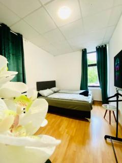 Elegant 3-Bedroom Retreat Convenient City Access - Wenen - 5