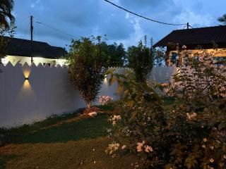 Beach Cottage Homestay Kemaman - Berado D Pampass - Kampong Kemaman - 6