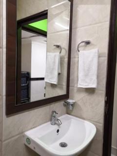 Roy and Roy Guest House - Kolkata - 5