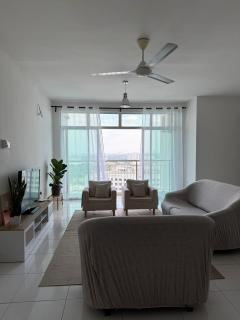 Spacious Flat with Breakfast Wifi 3 Free Parking at Seksyen 7 - Shah Alam - 0