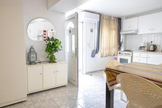 Mitro Seaview Apartments - 3