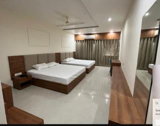 Hotel Tilak - Harda - 7
