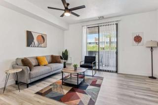 CozySuites Glendale - Westgate w pool 16 - 9