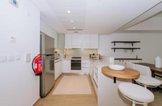 Mayan 2BR Escape with Beach Access - Abu Dhabi - 1