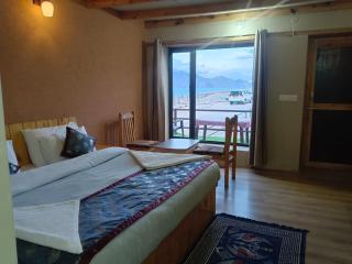 Mystic Pangong - Spangmik - 8