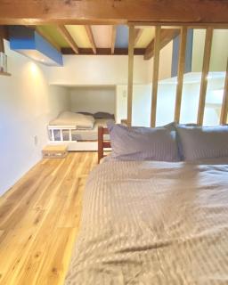 106 Artistic carpenter's work with strong house wifi - 5