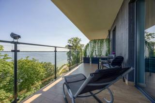 Modern Apartment by the Lake with Parking & Sauna in Zegrze by Noclegi Renters - Zegrze - 9